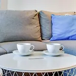 Apartament - Helsinki by Renters